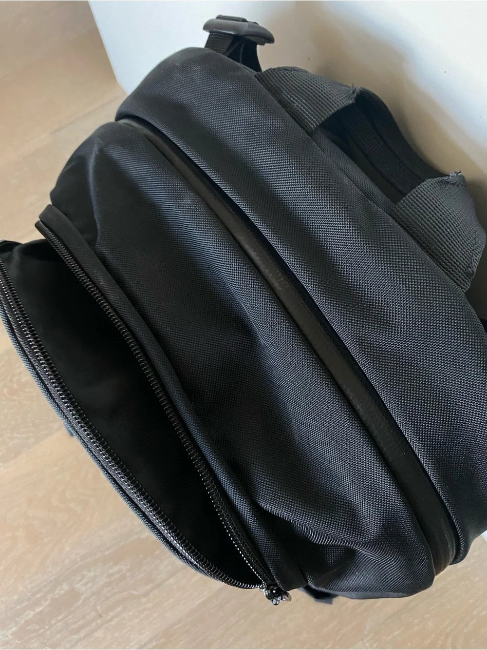 Lululemon Black Backpack 20L reflective detail & lumbar support water repellent